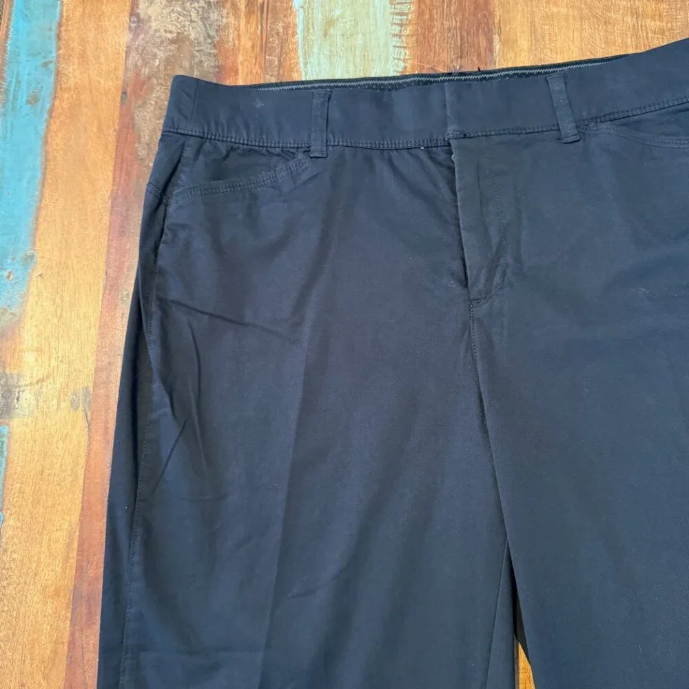 intro. Jonathan Ross Black Cotton Spandex Blend Comfort Waist Capri Pant Size 14